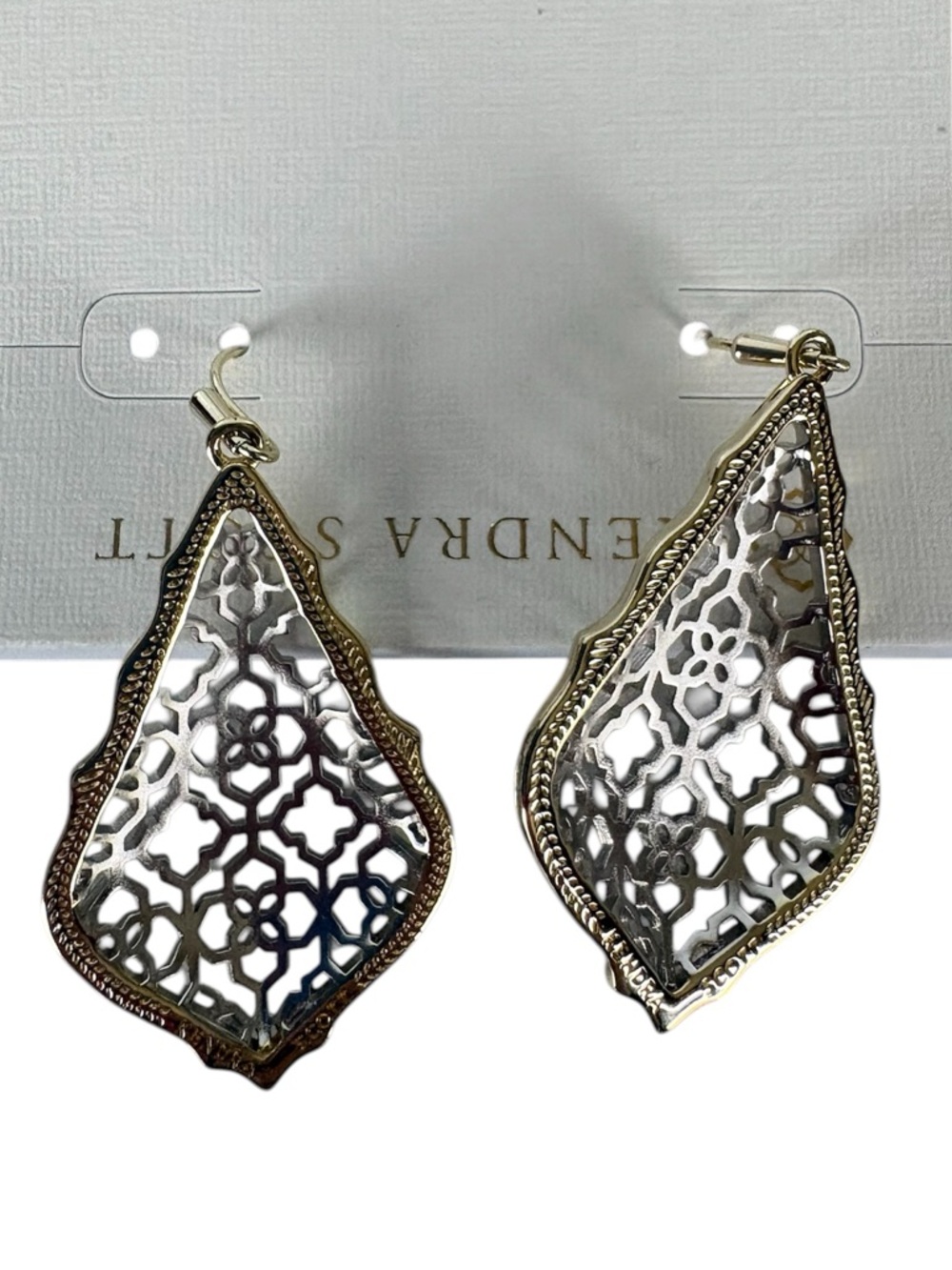 Kendra Scott Addie Drop Earrings in Gold Filigree - Box & Bag Included NWT - Picture 3 of 6